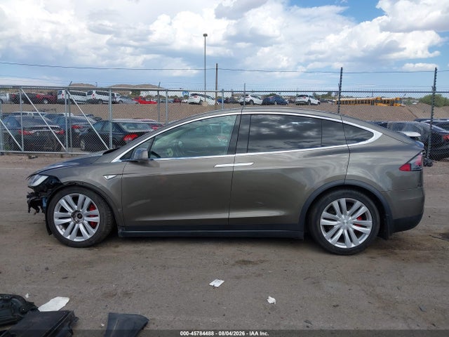 Tesla Model X 75d/p100d/p90d 2016 5YJXCBE4XGF002993 Image 14