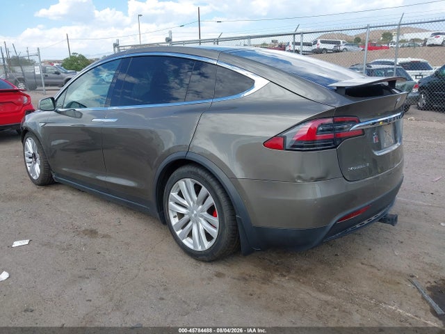 Tesla Model X 75d/p100d/p90d 2016 5YJXCBE4XGF002993 Image 3