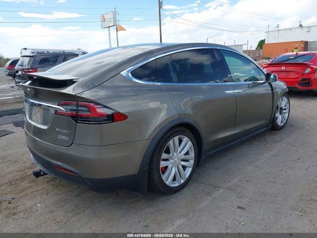 Tesla Model X 75d/p100d/p90d 2016 5YJXCBE4XGF002993 Image 4