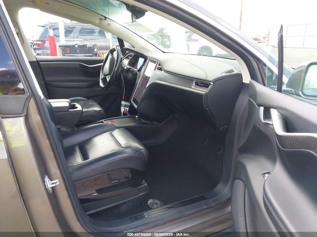 Tesla Model X 75d/p100d/p90d 2016 5YJXCBE4XGF002993 Image 5