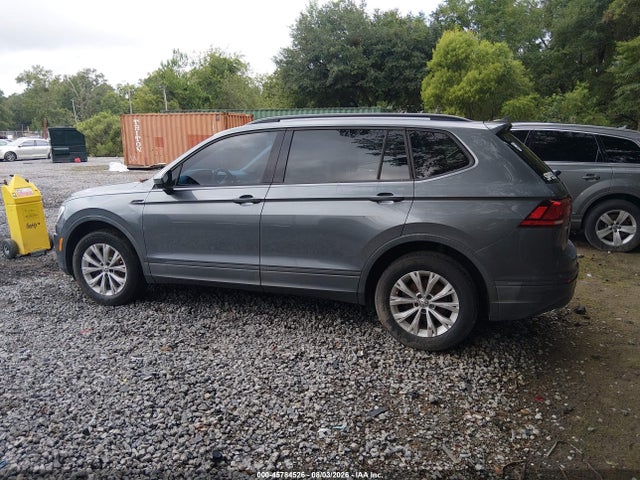 Продажа на аукционе авто 2018 Volkswagen Tiguan 2.0t S, vin: 3VV1B7AX0JM055082, номер лота: 45784526