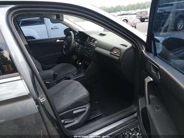 Продажа на аукционе авто 2018 Volkswagen Tiguan 2.0t S, vin: 3VV1B7AX0JM055082, номер лота: 45784526