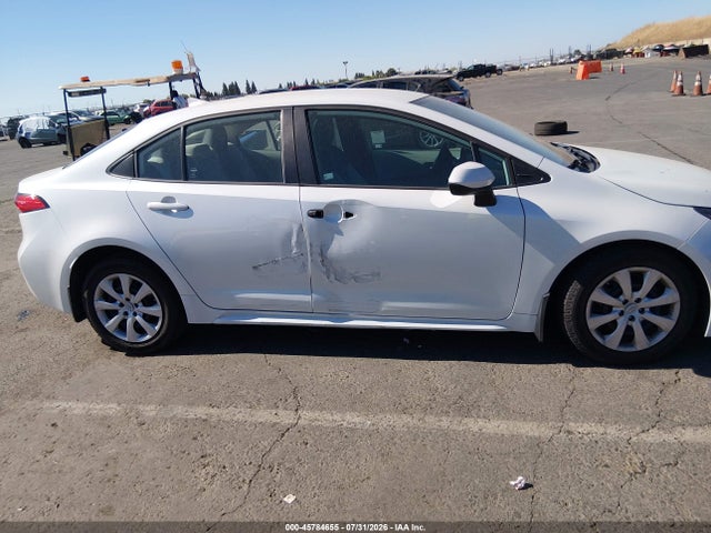 Продажа на аукционе авто 2022 Toyota Corolla Le, vin: 5YFEPMAE0NP362135, номер лота: 45784655