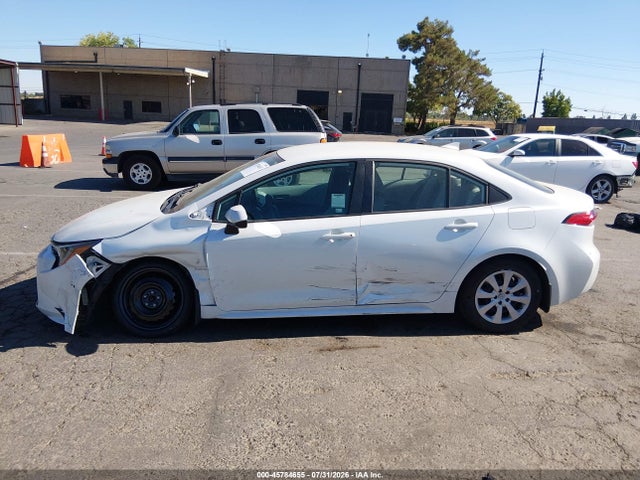 Продажа на аукционе авто 2022 Toyota Corolla Le, vin: 5YFEPMAE0NP362135, номер лота: 45784655