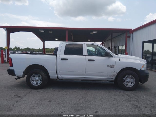 3C6RR7KG6LG253797 RAM 1500 Classic Tradesman 4x4 5&#039;7 Box