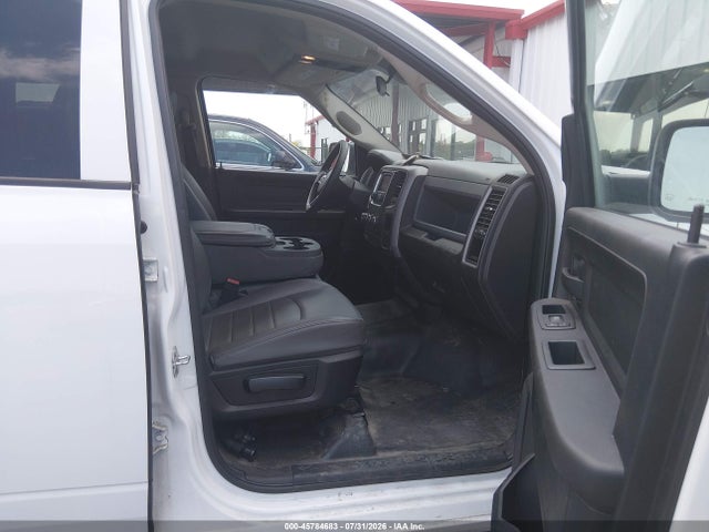3C6RR7KG6LG253797 RAM 1500 Classic Tradesman 4x4 5&#039;7 Box