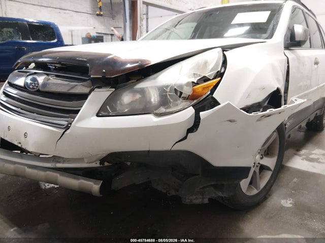 2013 Subaru Outback 3.6r Limited მანქანა იყიდება აუქციონზე, vin: 4S4BRDSCXD2240045, აუქციონის ნომერი: 45784688