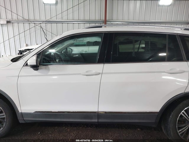 2018 Volkswagen Tiguan 2.0t Se/2.0t Sel მანქანა იყიდება აუქციონზე, vin: 3VV2B7AX3JM086590, აუქციონის ნომერი: 45784788