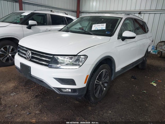 2018 Volkswagen Tiguan 2.0t Se/2.0t Sel მანქანა იყიდება აუქციონზე, vin: 3VV2B7AX3JM086590, აუქციონის ნომერი: 45784788
