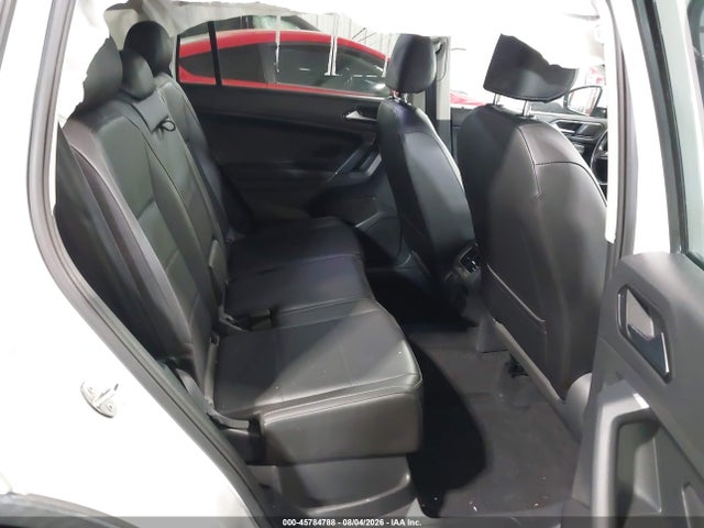 2018 Volkswagen Tiguan 2.0t Se/2.0t Sel მანქანა იყიდება აუქციონზე, vin: 3VV2B7AX3JM086590, აუქციონის ნომერი: 45784788
