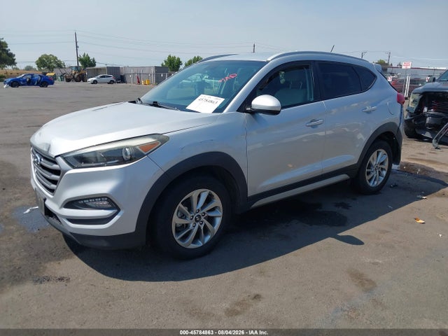 Hyundai TUCSON SE 2017 KM8J33A41HU297648 Image 2