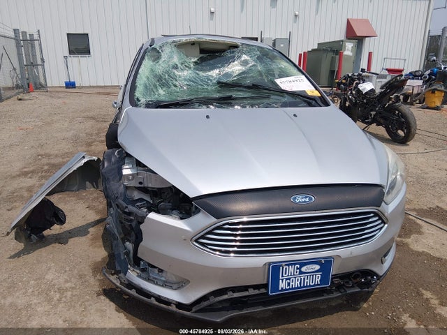 Ford Focus Titanium 2018 1FADP3N28JL296254 Image 6