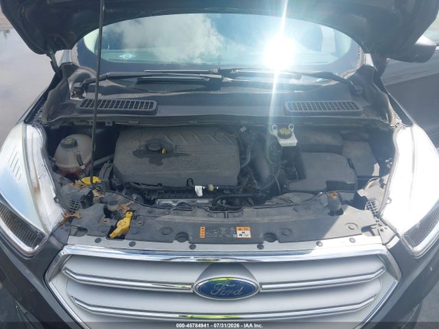 1FMCU9GD5JUD08592 Ford ESCAPE SE