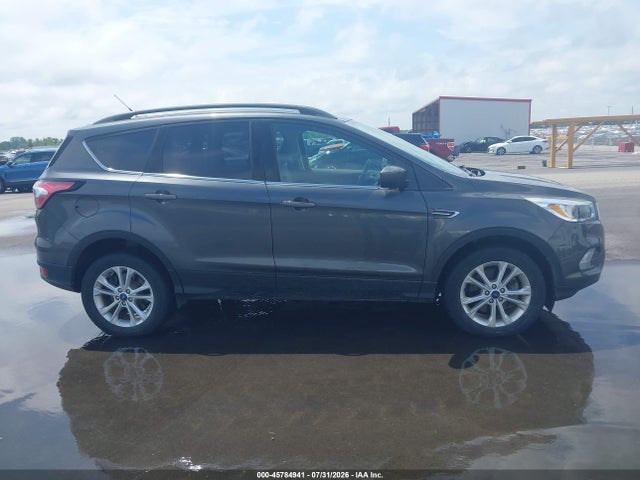 1FMCU9GD5JUD08592 Ford ESCAPE SE