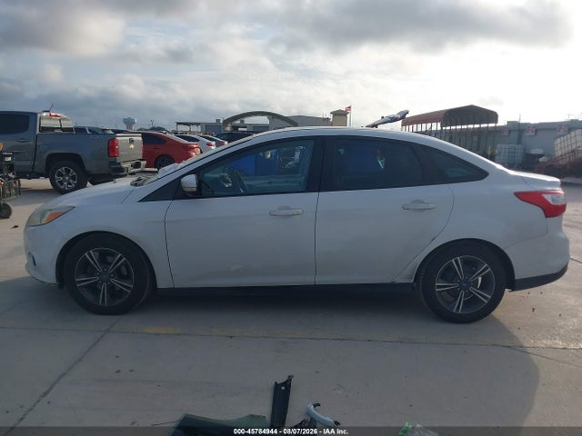 1FADP3F23EL196096 Ford FOCUS SE
