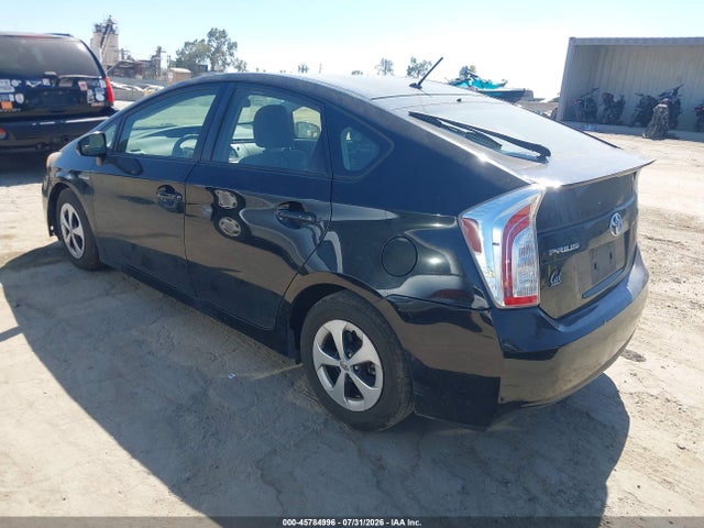 Toyota Prius Two 2014 JTDKN3DU9E1748434 Image 3