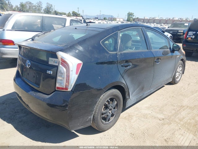 Toyota Prius Two 2014 JTDKN3DU9E1748434 Image 4