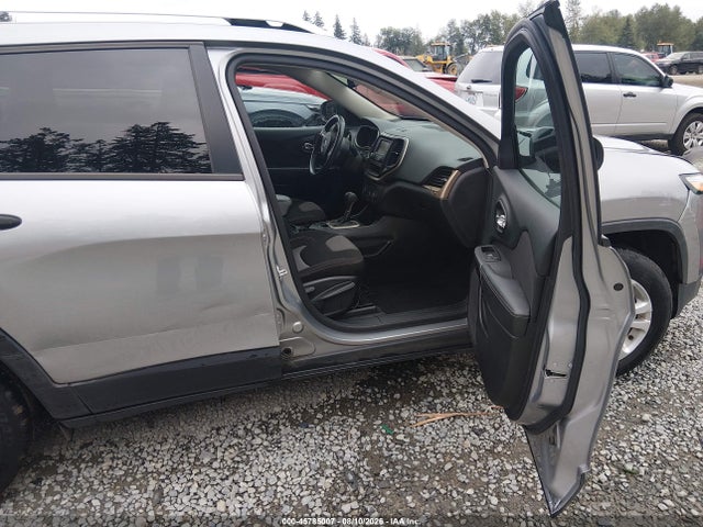 1C4PJLAB0FW689217 Jeep Cherokee Sport