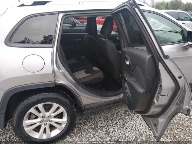 1C4PJLAB0FW689217 Jeep Cherokee Sport