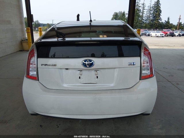 Toyota Prius Two 2015 JTDKN3DU0F1890771 Image 16