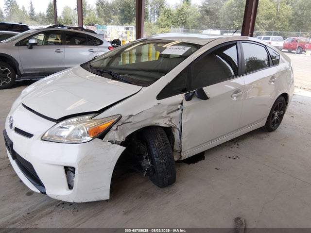 Toyota Prius Two 2015 JTDKN3DU0F1890771 Image 2