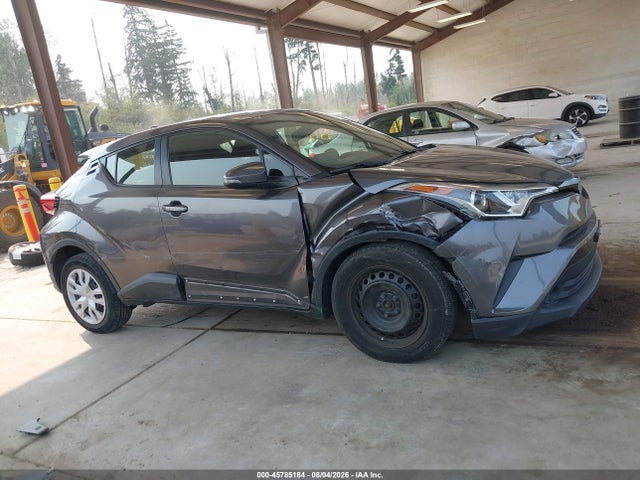 JTNKHMBX2K1027230 Toyota C-HR LE