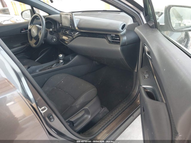 JTNKHMBX2K1027230 Toyota C-HR LE
