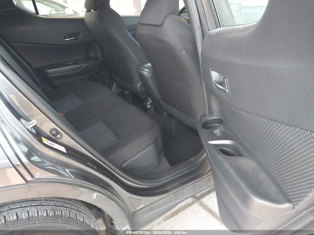 JTNKHMBX2K1027230 Toyota C-HR LE