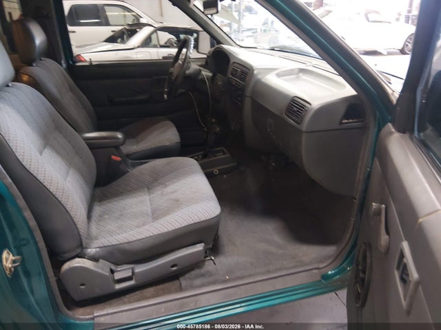 1997 Nissan 4x2 Truck Se/xe მანქანა იყიდება აუქციონზე, vin: 1N6SD16S5VC413515, აუქციონის ნომერი: 45785186