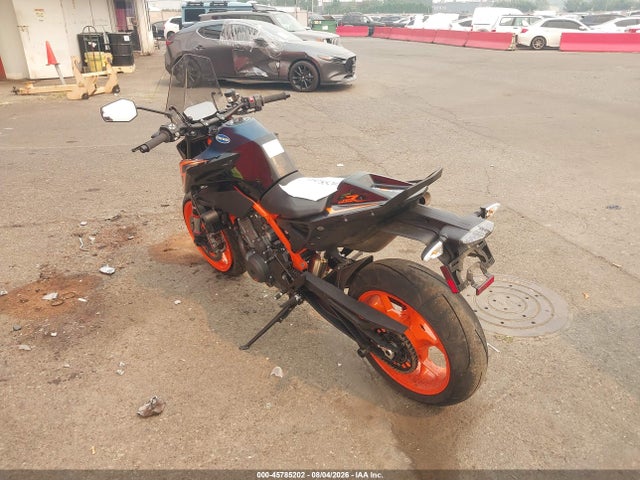KTM 890 Duke R 2022 VBKTU9402NM840117 Image 3
