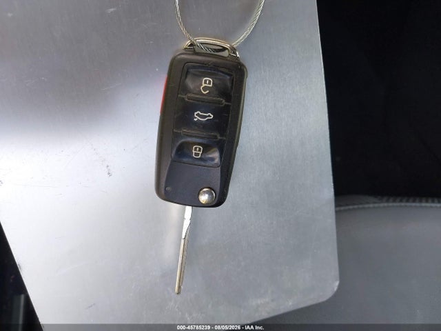 2013 Volkswagen Beetle 2.5l მანქანა იყიდება აუქციონზე, vin: 3VW5X7AT1DM827265, აუქციონის ნომერი: 45785239