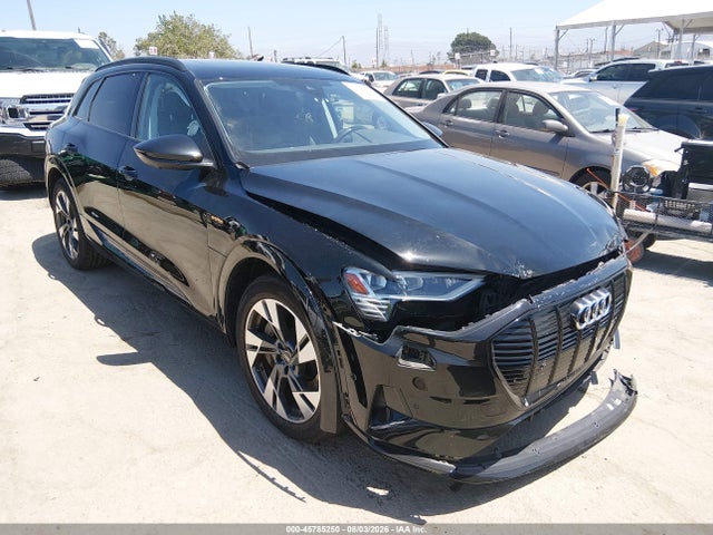 45785250 :رقم المزاد ، WA1AABGE9NB023720 vin ، 2022 Audi E-tron Premium Quattro مزاد بيع