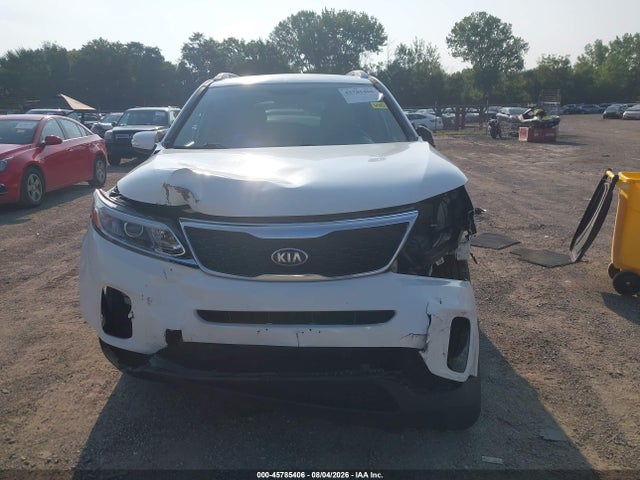 KIA SORENTO LX 2015 5XYKTDA7XFG603009 Image 13