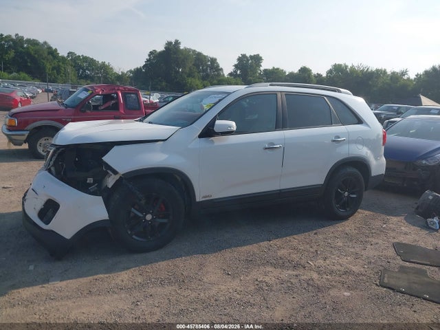 KIA SORENTO LX 2015 5XYKTDA7XFG603009 Image 15