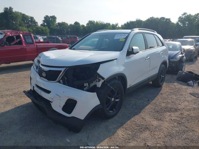 KIA SORENTO LX 2015 5XYKTDA7XFG603009 Image 2