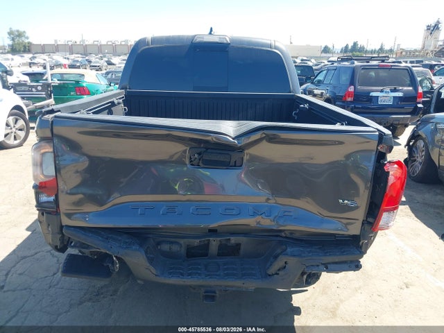 3TMAZ5CN1JM067008 Toyota Tacoma Trd Sport
