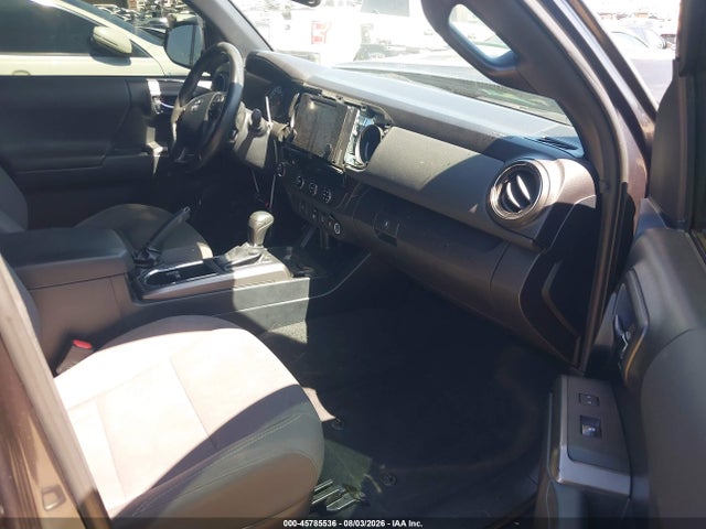 3TMAZ5CN1JM067008 Toyota Tacoma Trd Sport