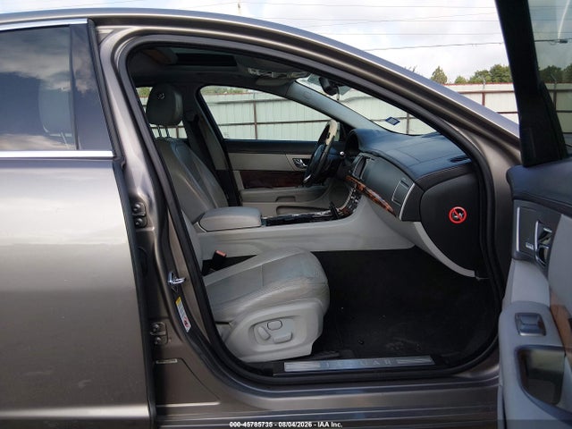 45785735 :رقم المزاد ، SAJWA0GB4BLR95433 vin ، 2011 Jaguar Xf Premium مزاد بيع