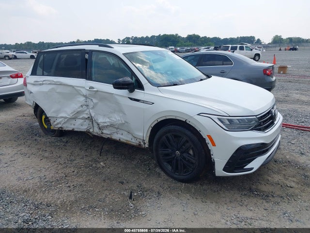2022 Volkswagen Tiguan 2.0t Se R-line Black მანქანა იყიდება აუქციონზე, vin: 3VVCB7AX1NM069748, აუქციონის ნომერი: 45785805
