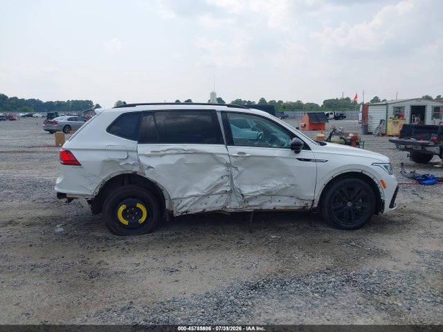 2022 Volkswagen Tiguan 2.0t Se R-line Black მანქანა იყიდება აუქციონზე, vin: 3VVCB7AX1NM069748, აუქციონის ნომერი: 45785805