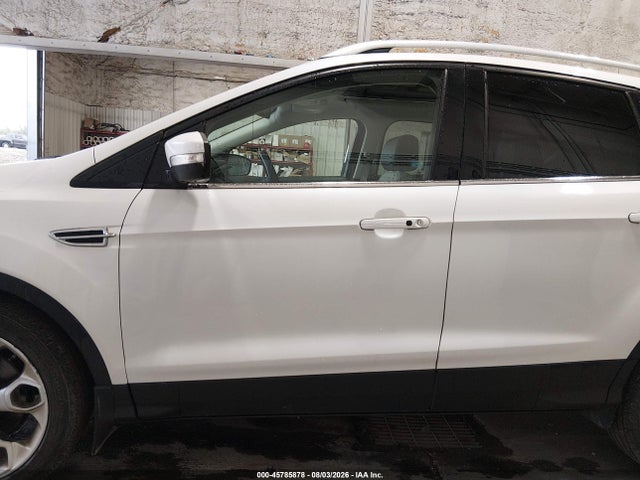 1FMCU9JXXFUB63883 Ford Escape Titanium