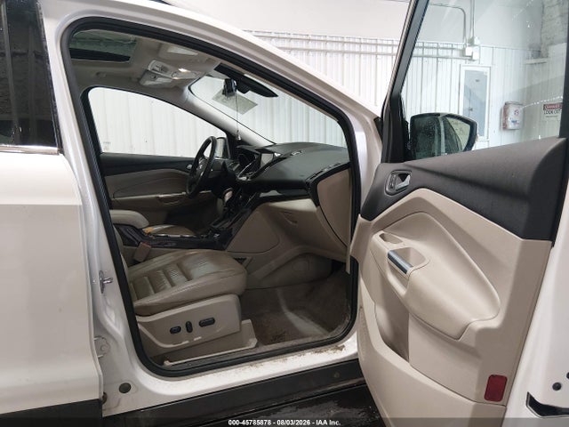 1FMCU9JXXFUB63883 Ford Escape Titanium