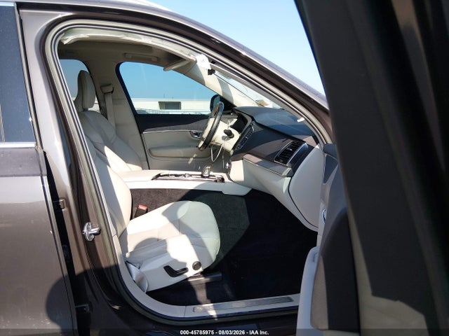 2023 Volvo Xc90 B6 Plus 7-seater მანქანა იყიდება აუქციონზე, vin: YV4062PN0P1904881, აუქციონის ნომერი: 45785975