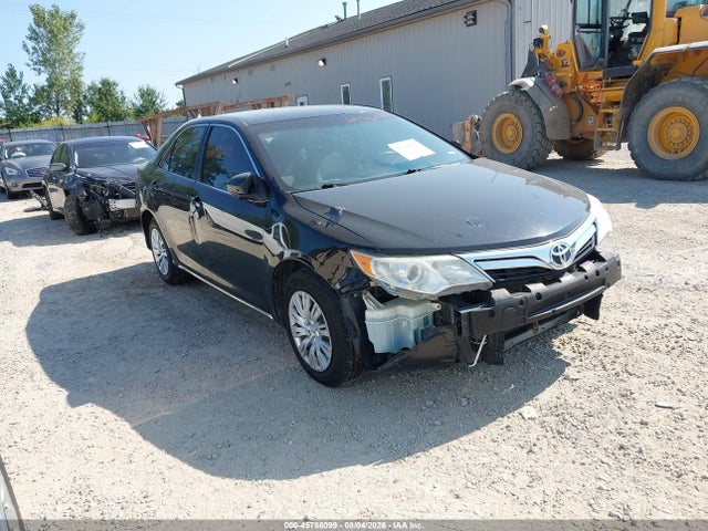 45786099 :رقم المزاد ، 4T4BF1FK7ER336915 vin ، 2014 Toyota Camry Le مزاد بيع