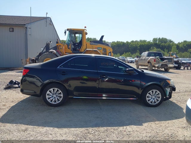 45786099 :رقم المزاد ، 4T4BF1FK7ER336915 vin ، 2014 Toyota Camry Le مزاد بيع