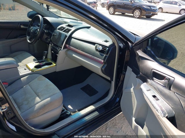 45786099 :رقم المزاد ، 4T4BF1FK7ER336915 vin ، 2014 Toyota Camry Le مزاد بيع