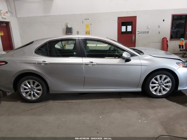 4T1B11HK9JU520589 Toyota CAMRY LE