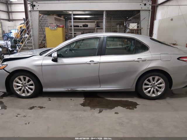 4T1B11HK9JU520589 Toyota CAMRY LE