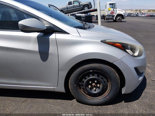 Продажа на аукционе авто 2016 Hyundai Elantra Se, vin: 5NPDH4AE8GH687639, номер лота: 45786148