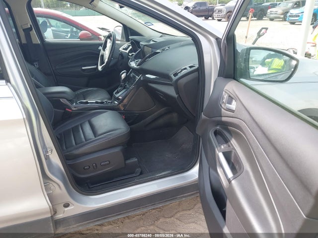 45786240 :رقم المزاد ، 1FMCU0J91FUA17191 vin ، 2015 Ford Escape Titanium مزاد بيع